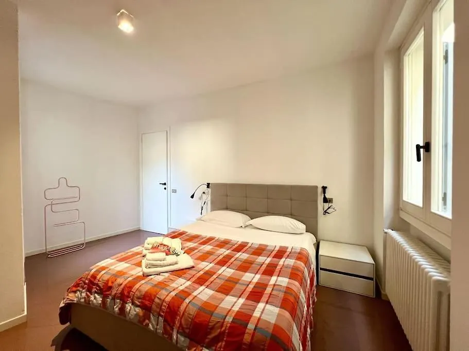 Apartment Domaso Front Lake 2-Bedroom Flat - 6 Persons