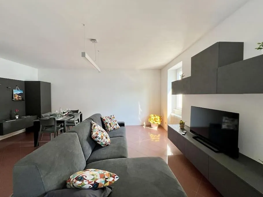 Domaso Front Lake 2-Bedroom Flat - 6 Persons